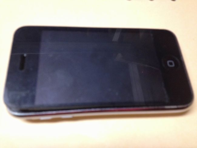 iPhone３GS　破裂　どういうこと？