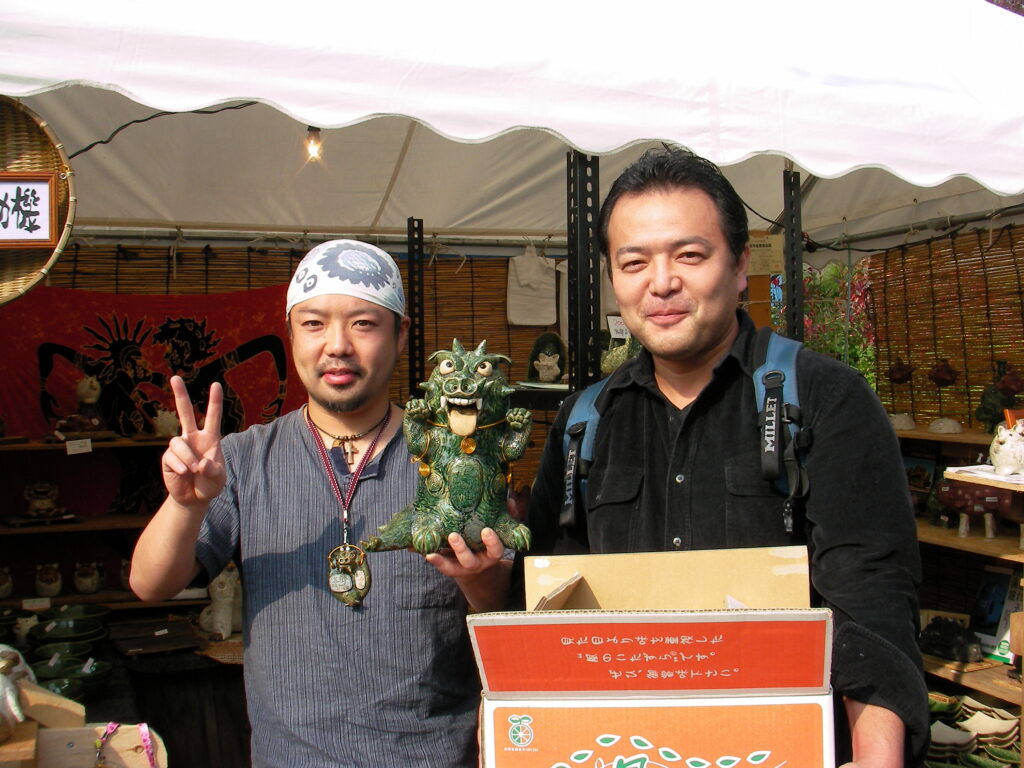 工房火の玉発動機　田崎太郎さんの2006年秋の益子陶芸祭ので店の模様